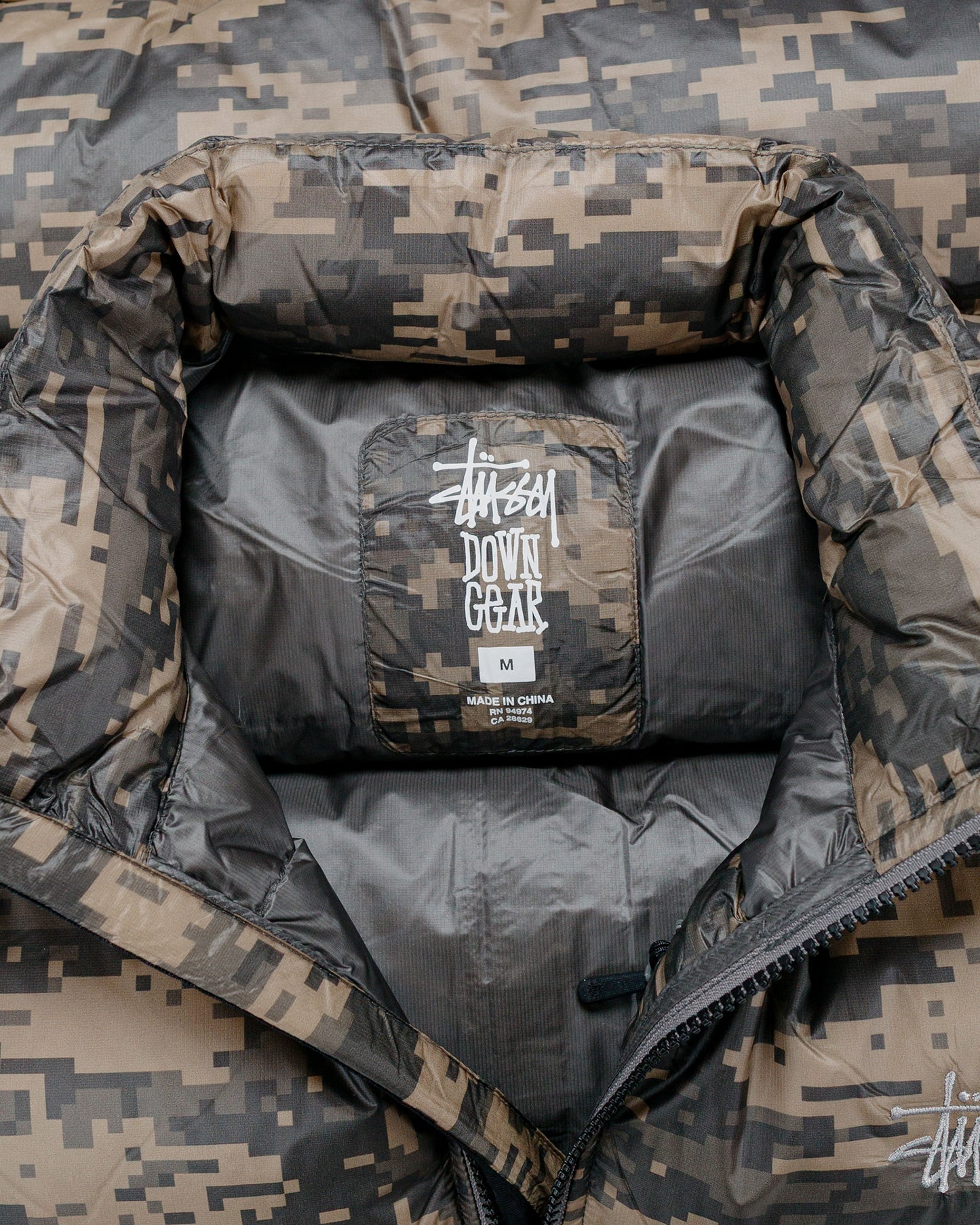 Stüssy Micro Ripstop Down Jacket Jet Digi Camo