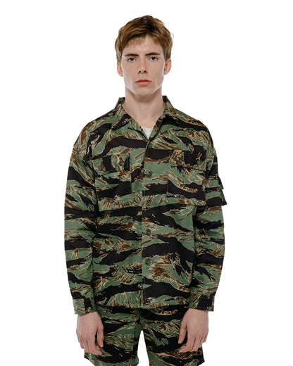The Real McCoy's MJ26002 Tiger Camouflage Shirt / John Wayne Green