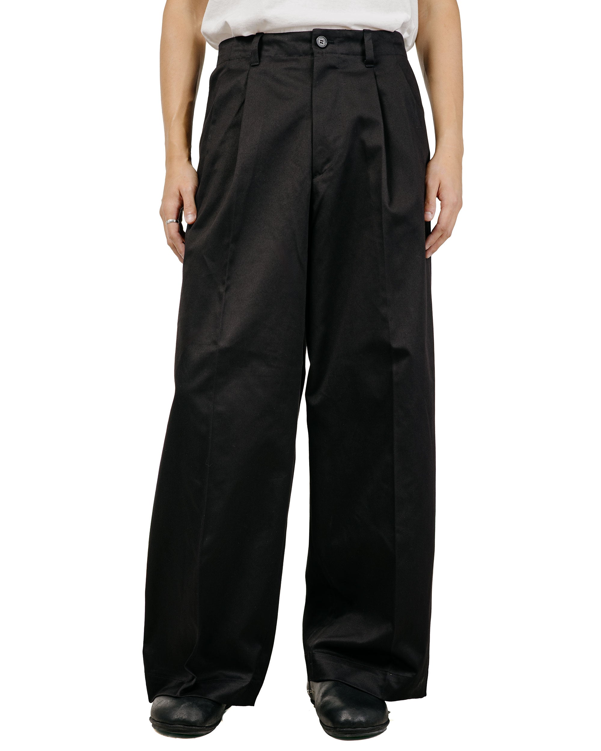 Universal Products 2Tuck Wide Chino Trouser Black