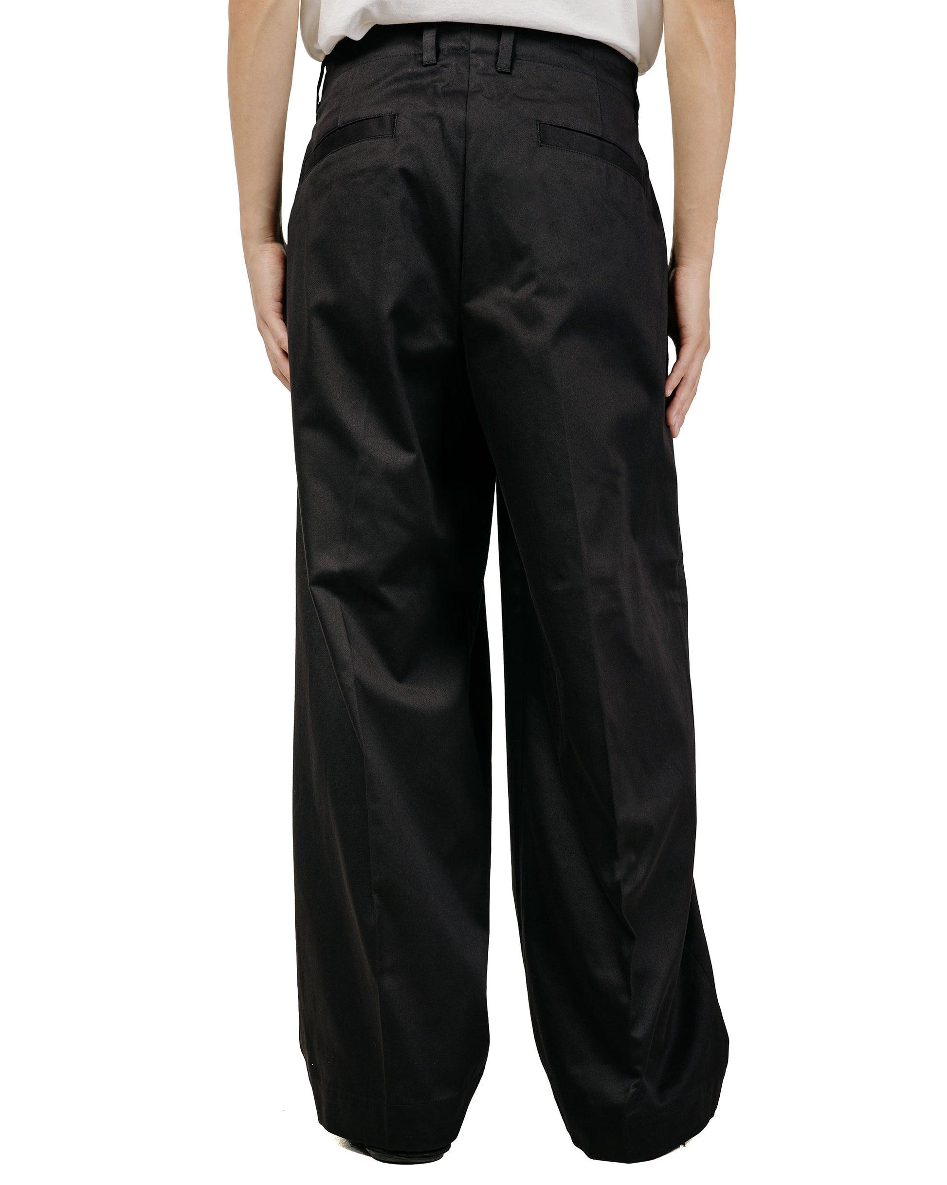 Universal Products 2Tuck Wide Chino Trouser Black