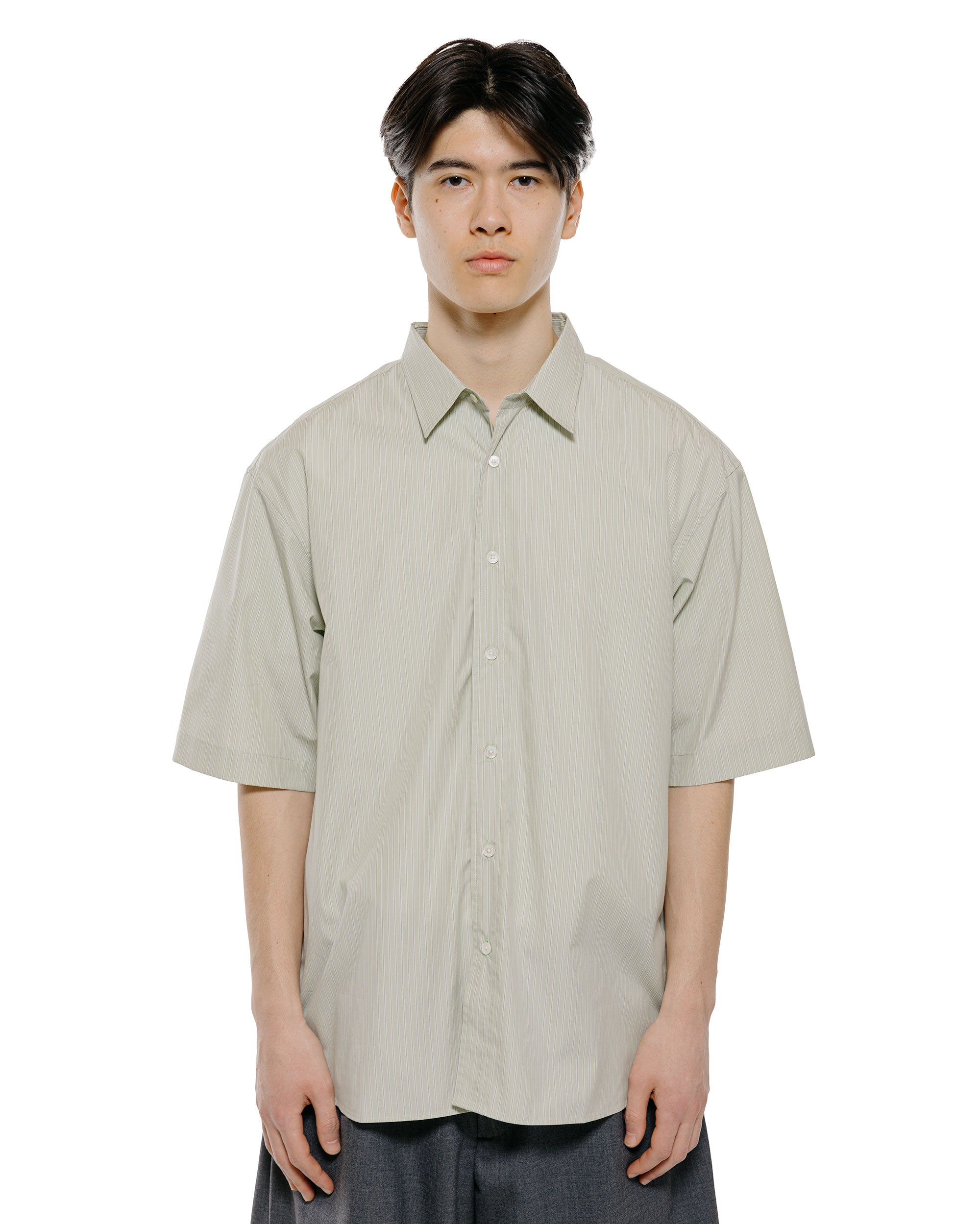 Universal Products. ユニバーサルプロダクツ シャツ ユニバーサルプロダクツ S/S レギュラーシャツ グリーン