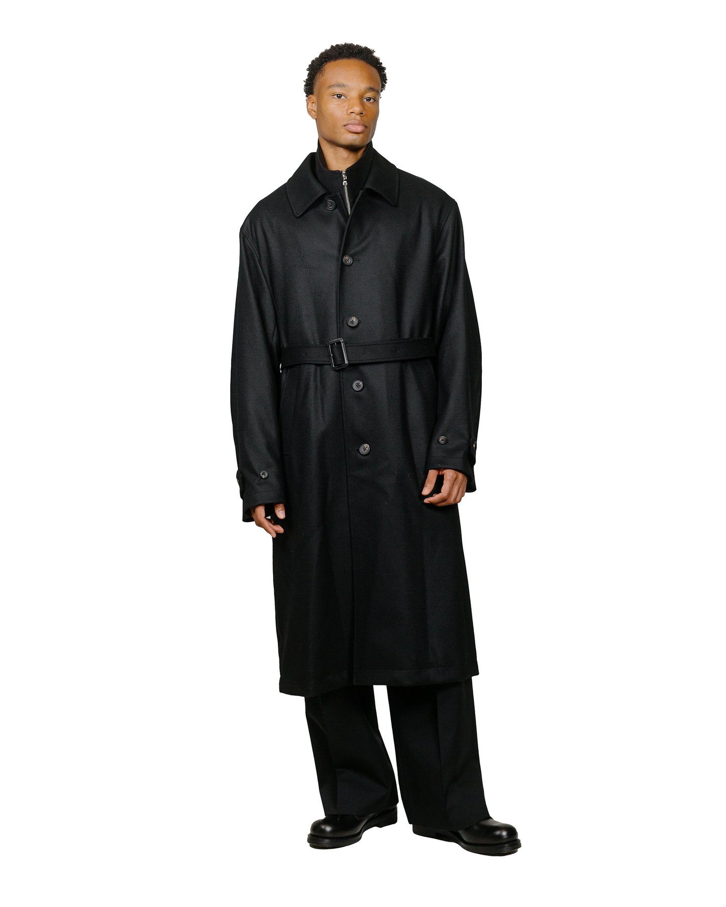 ssstein Oversized Investigated Coat Black model front