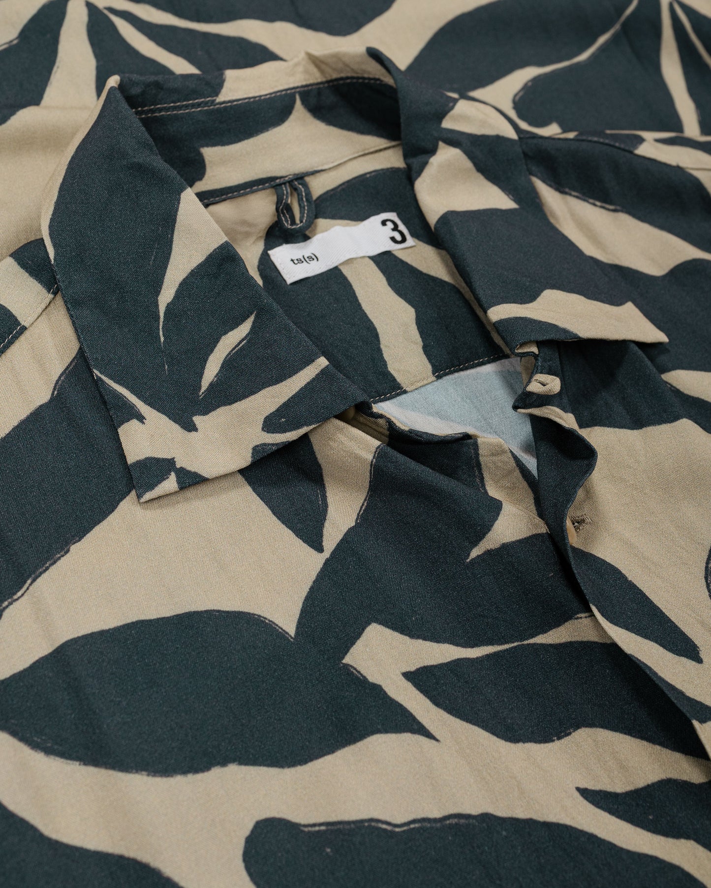 lost & found tss ts(s) Open Collar Short Sleeve Shirt Leaf Print Viscose Cloth Navy