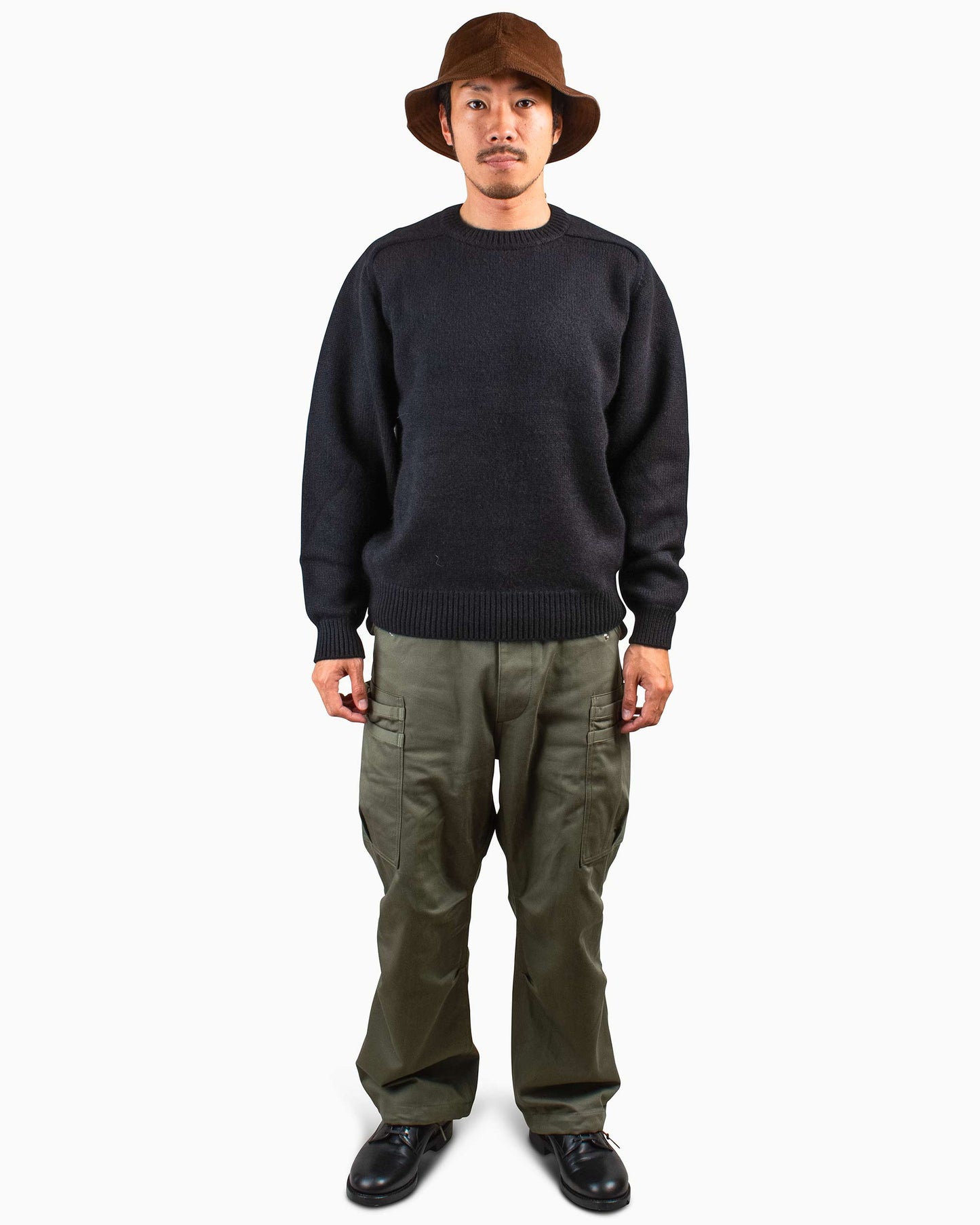 Batoner Heavy Weight Cashmere Crew Black Model