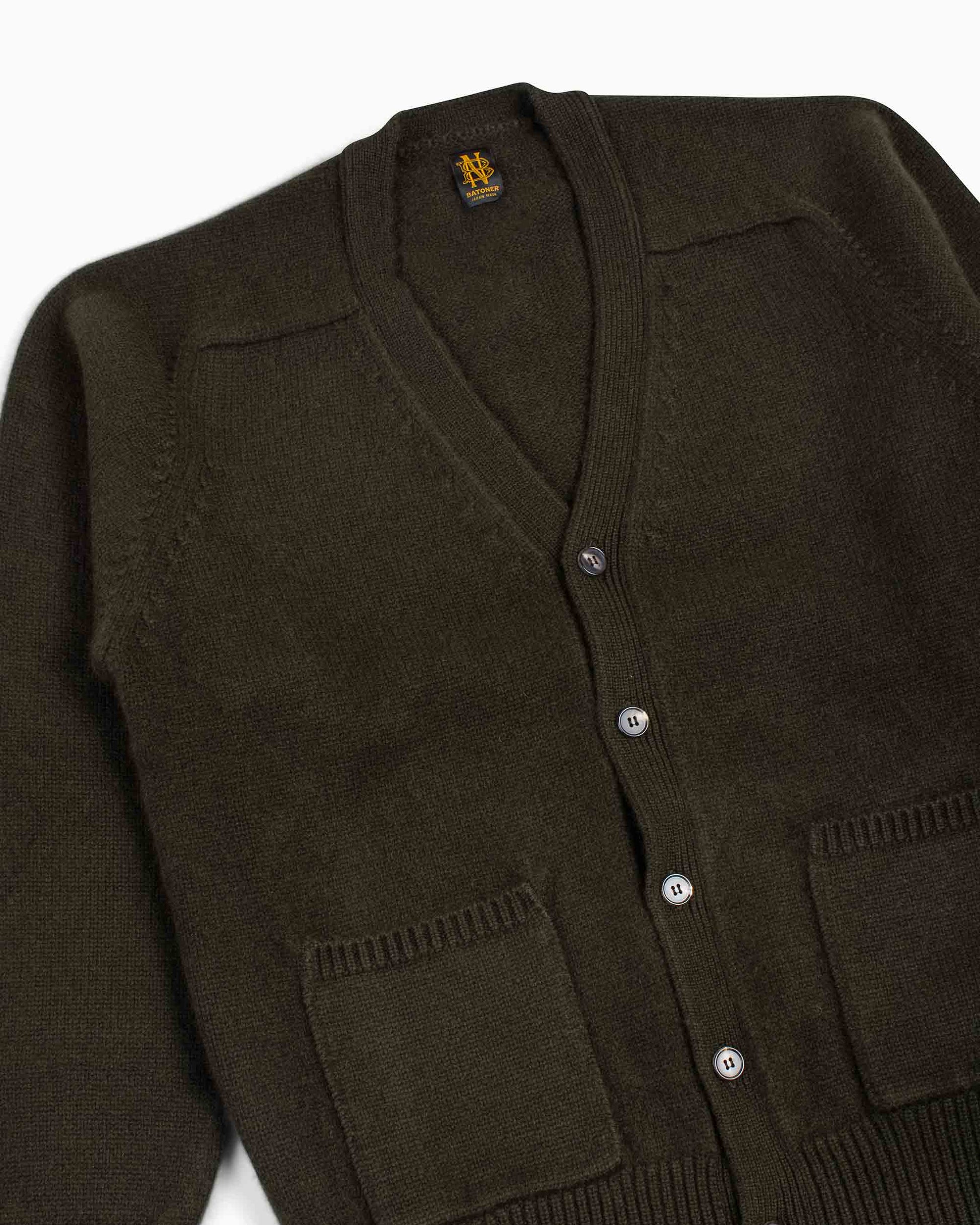 Batoner Heavy Weight Cashmere V Cardigan Olive Details