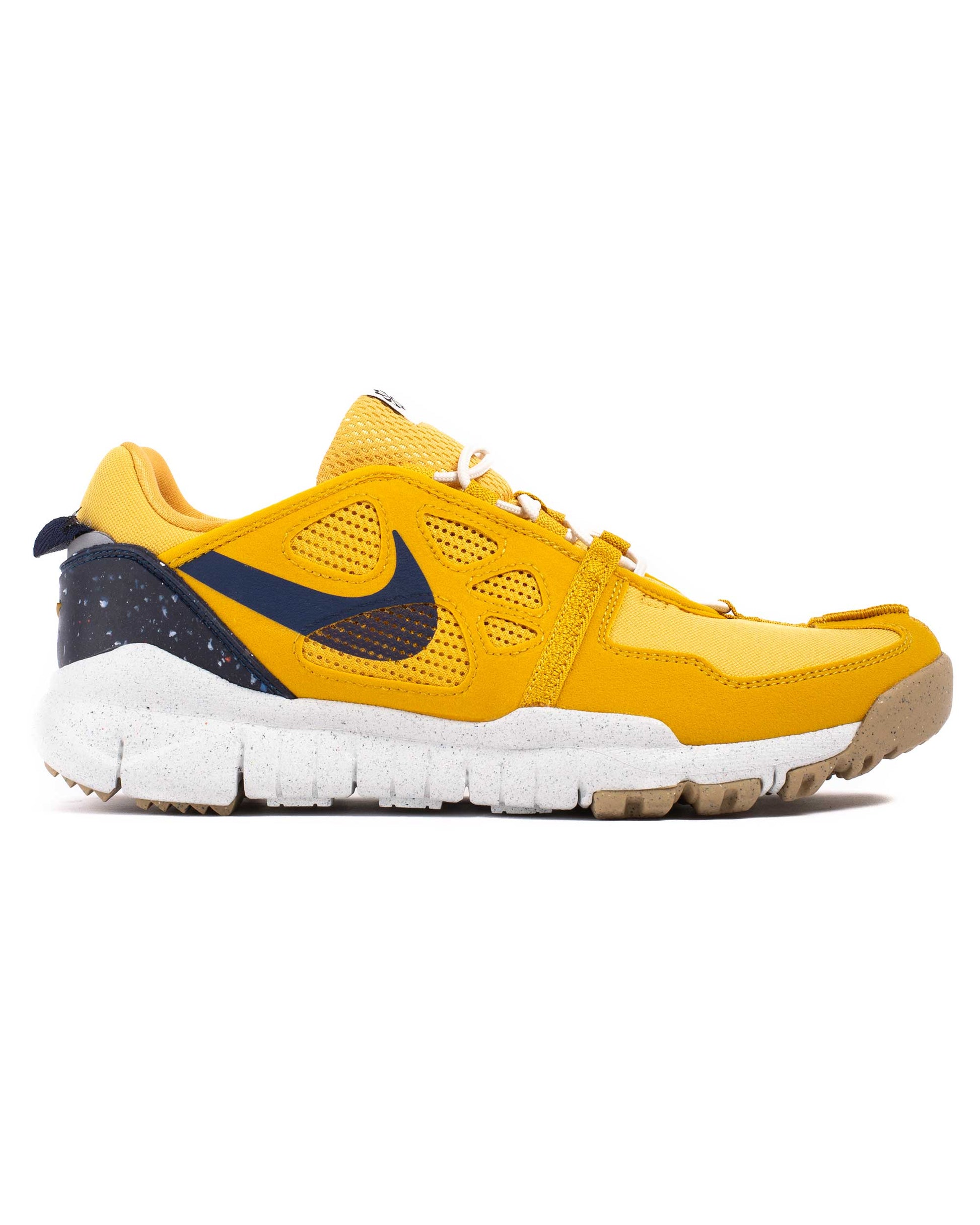 Nike Free Terra Vista Sanded Gold CZ1757-700