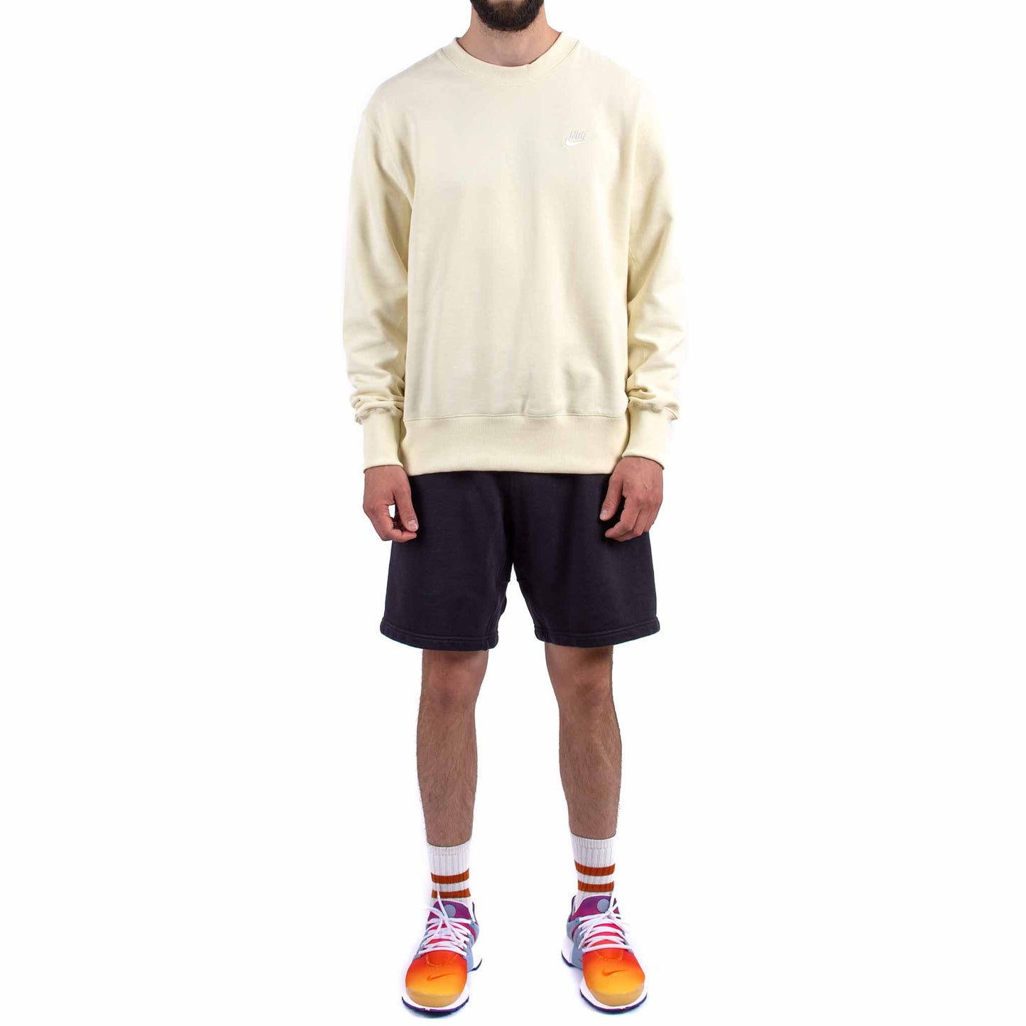 Nike Sportswear Classic Fleece Crew Coconut Milk DA0021-113 Model