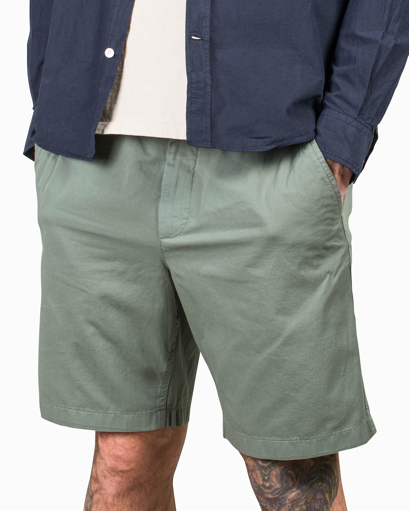 Norse Projects Ezra Light Twill Shorts Dried Sage Green Close